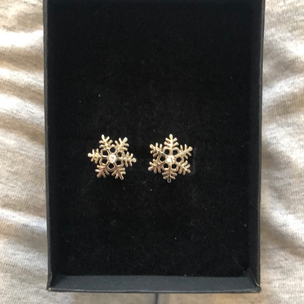 Snowflake cuff links